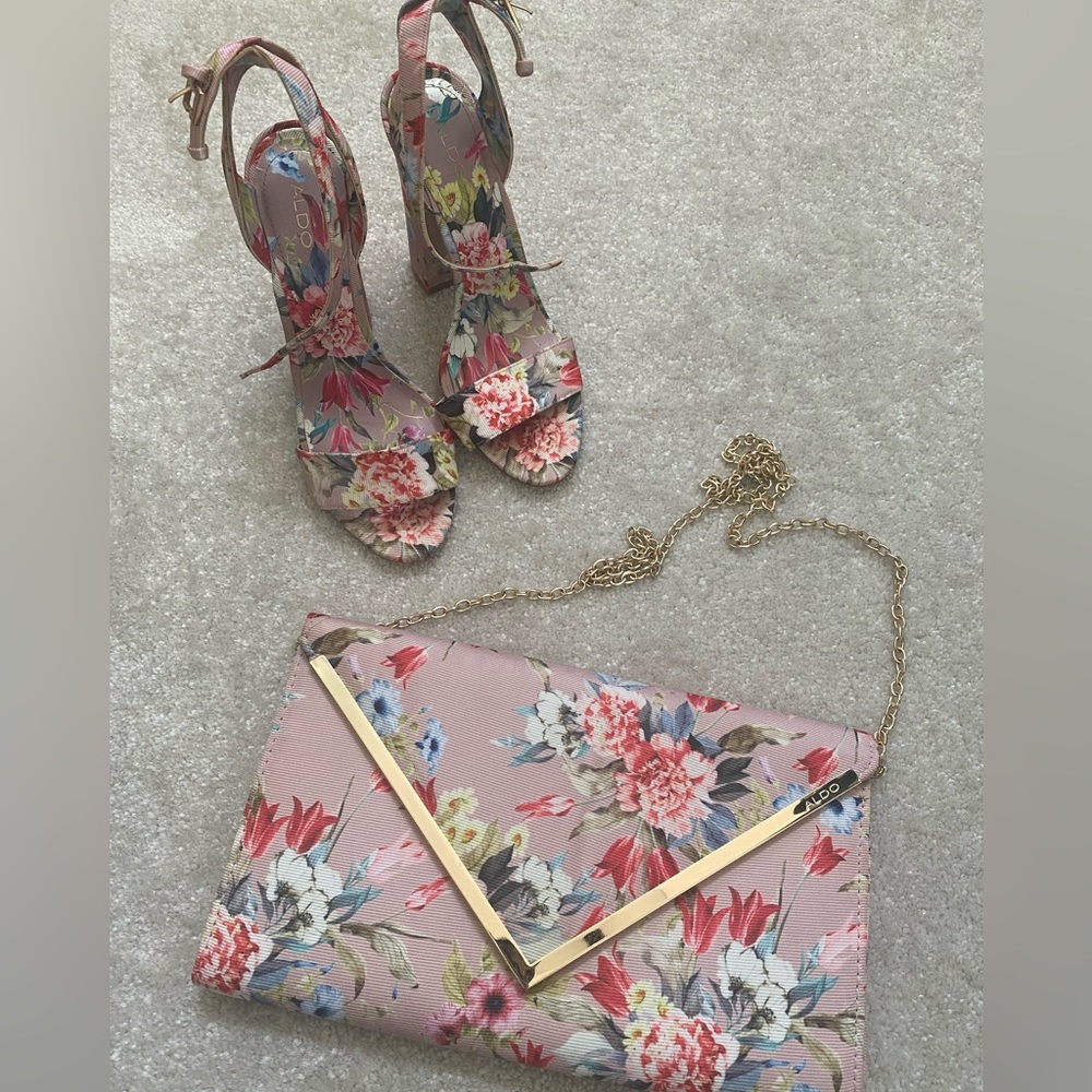Beautiful set of flower sandals and purse